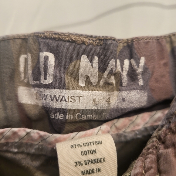 Capris - Picture 3 of 4